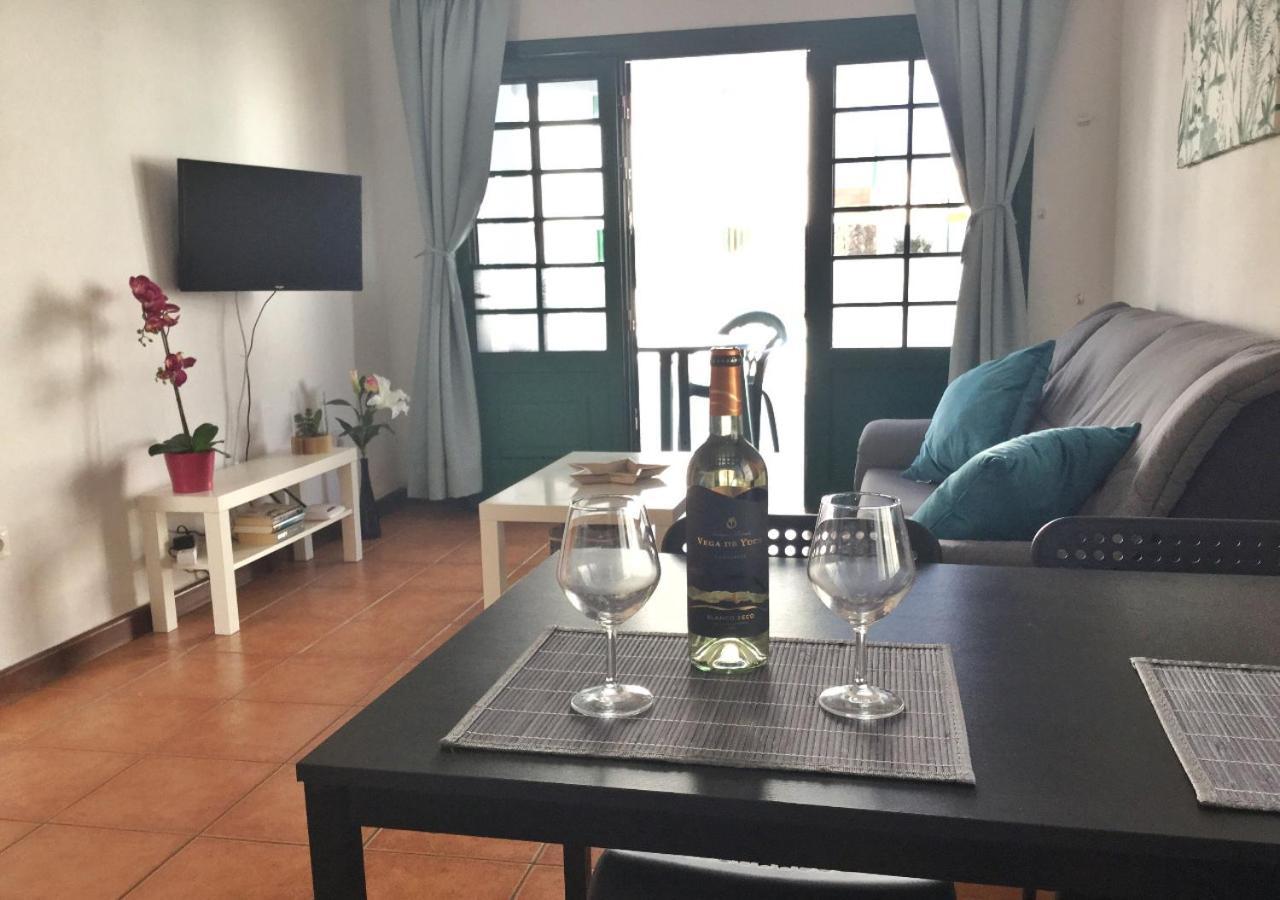Relax & Pool Next To The Beach Apt Puerto del Carmen  Esterno foto